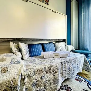 suite-volta.hotelitalianriviera.com/
